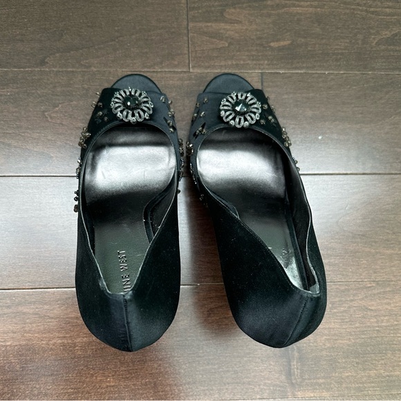 Jeweled Nine West Heels - Picture 2 of 2